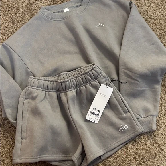 Alo Yoga Accolade Set in Lunar Grey size XS - Picture 13 of 14